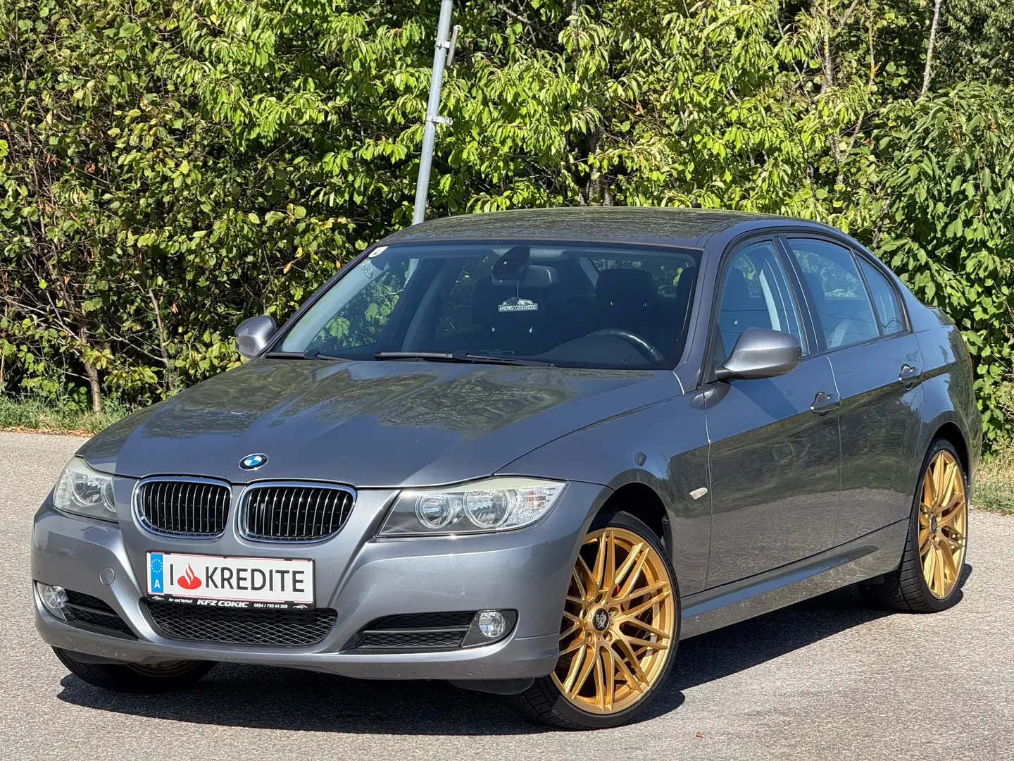 BMW 318 318 d - Navigation - Finanzierung - 18 Zoll Felgen Grau - 1