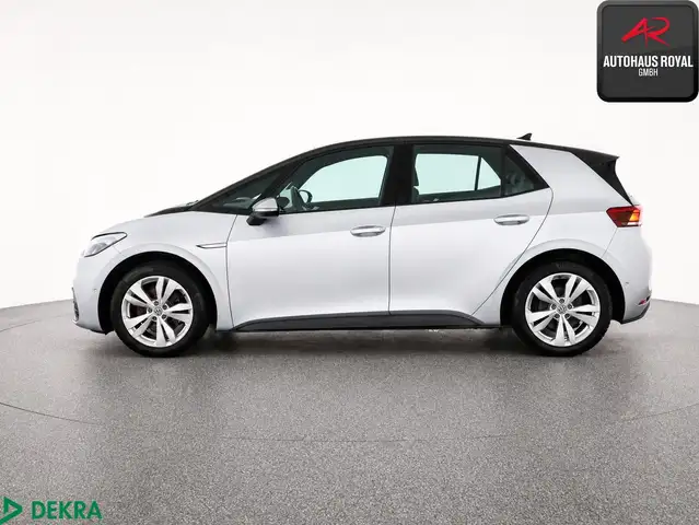 Volkswagen ID.3 view 2