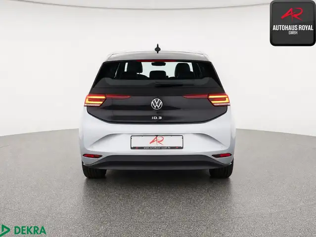 Volkswagen ID.3 view 4