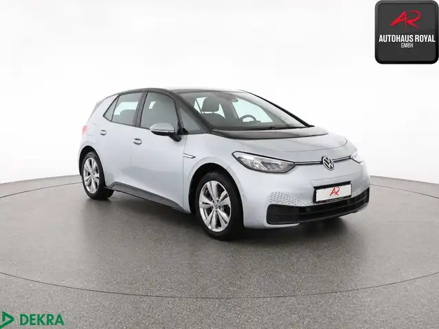 Volkswagen ID.3 view 7