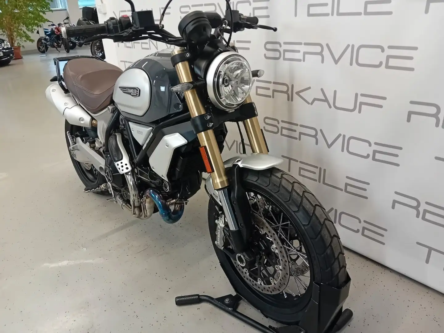 Ducati Scrambler 1100 Special Gris - 2