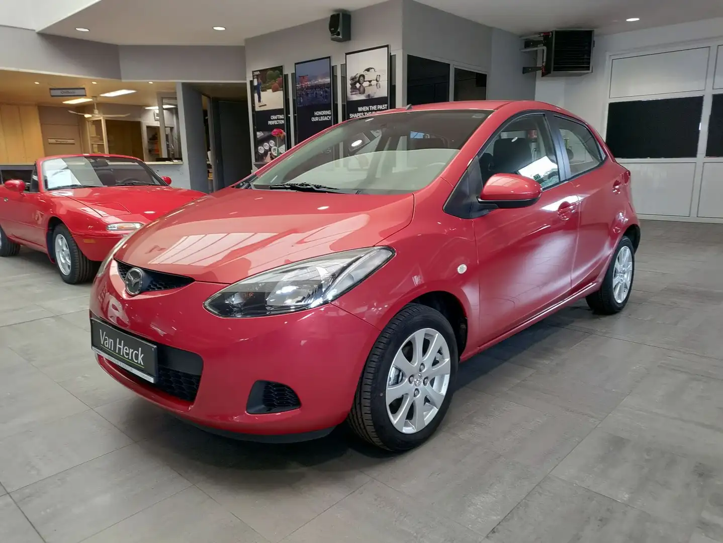 Mazda 2 16V Active - 1
