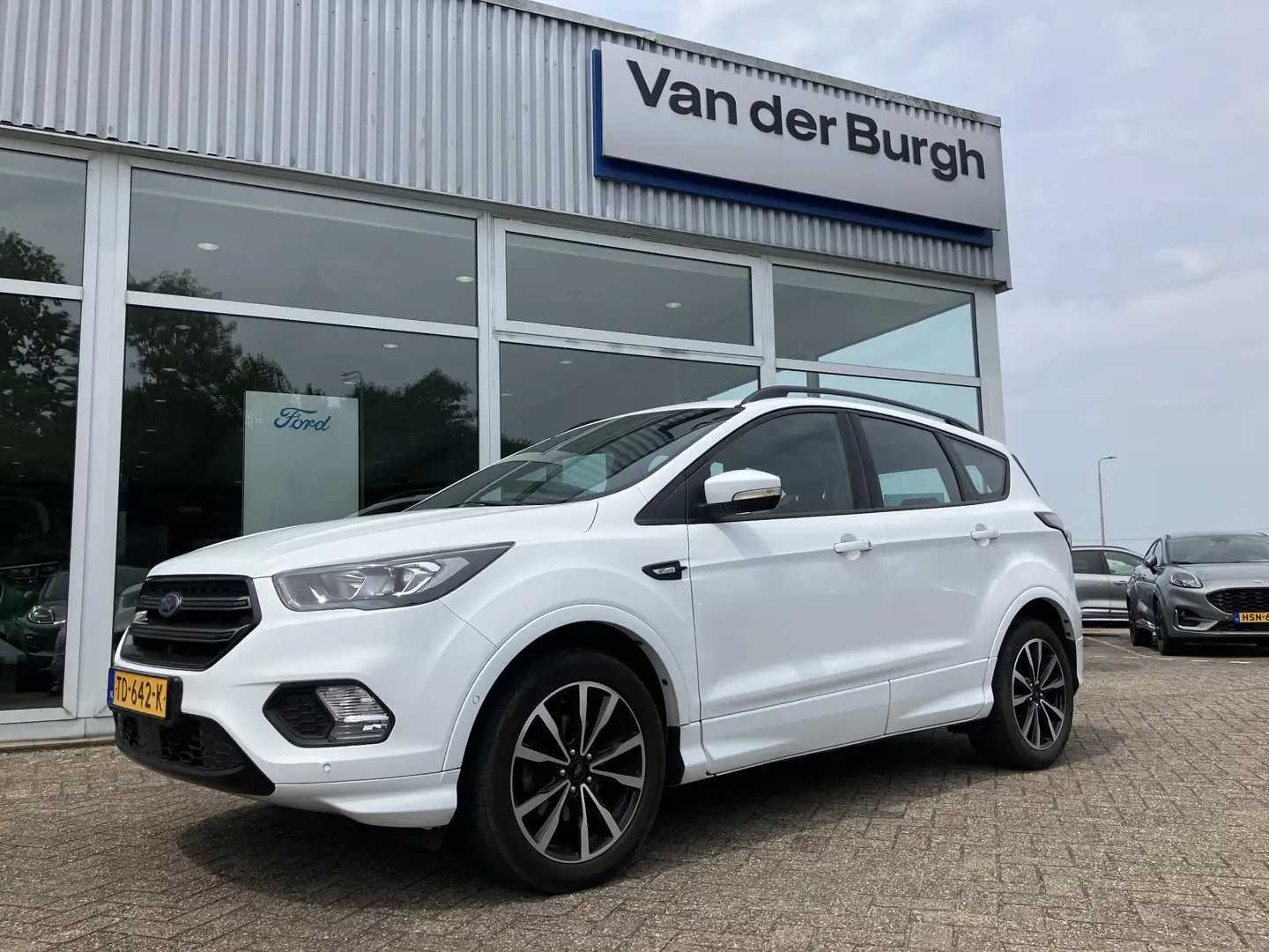 Ford Kuga ST-Line 1.5 EcoBoost 120pk Trekhaak Wit - 2