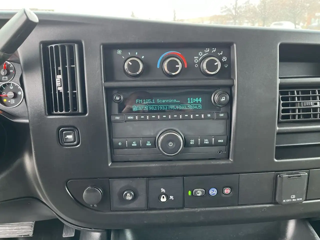 Chevrolet Express 3500 снимка Chevrolet Express 3500