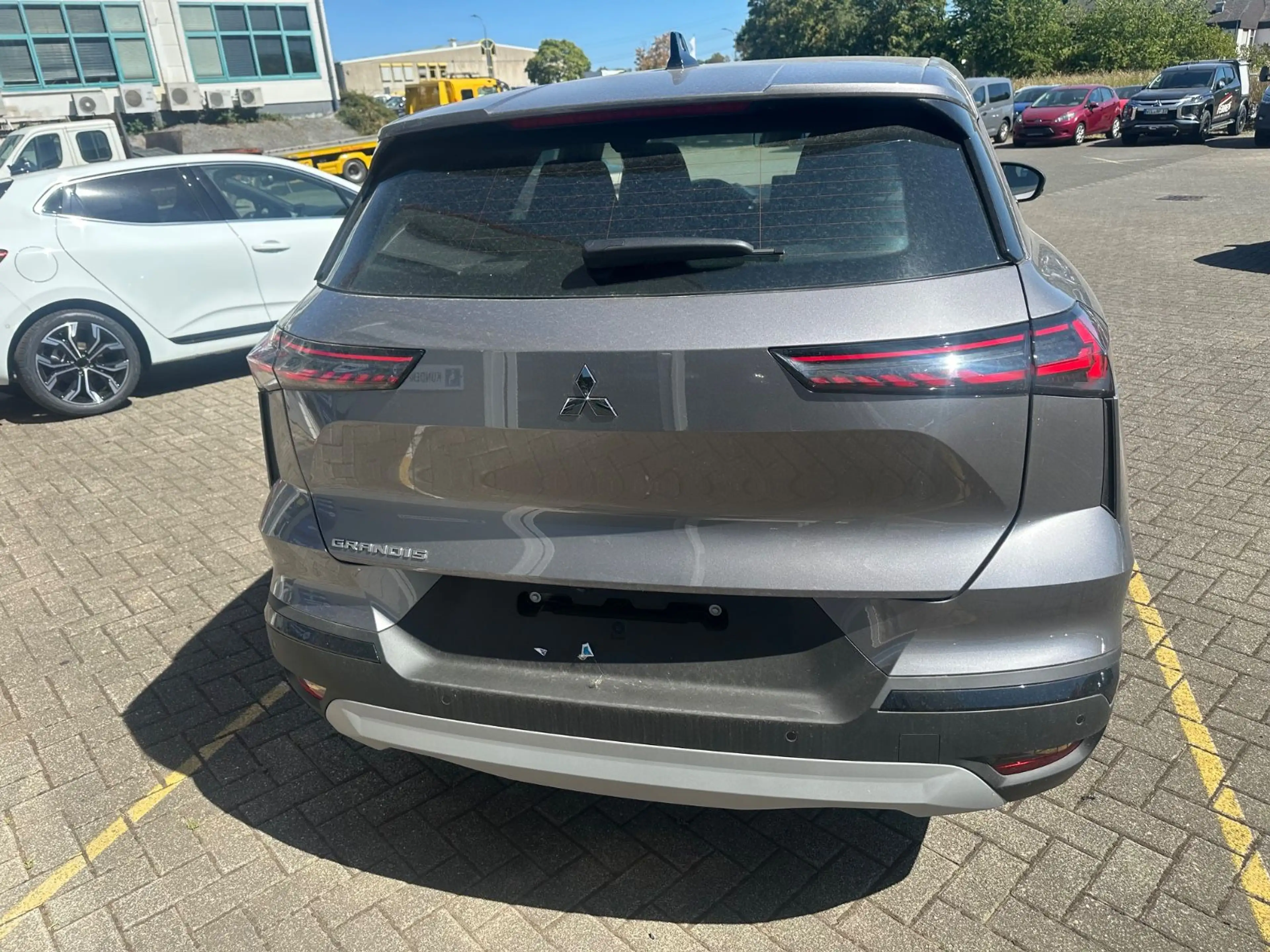Mitsubishi Grandis 1.3 MHEV 103 kW Diamant PLUS — photo 6