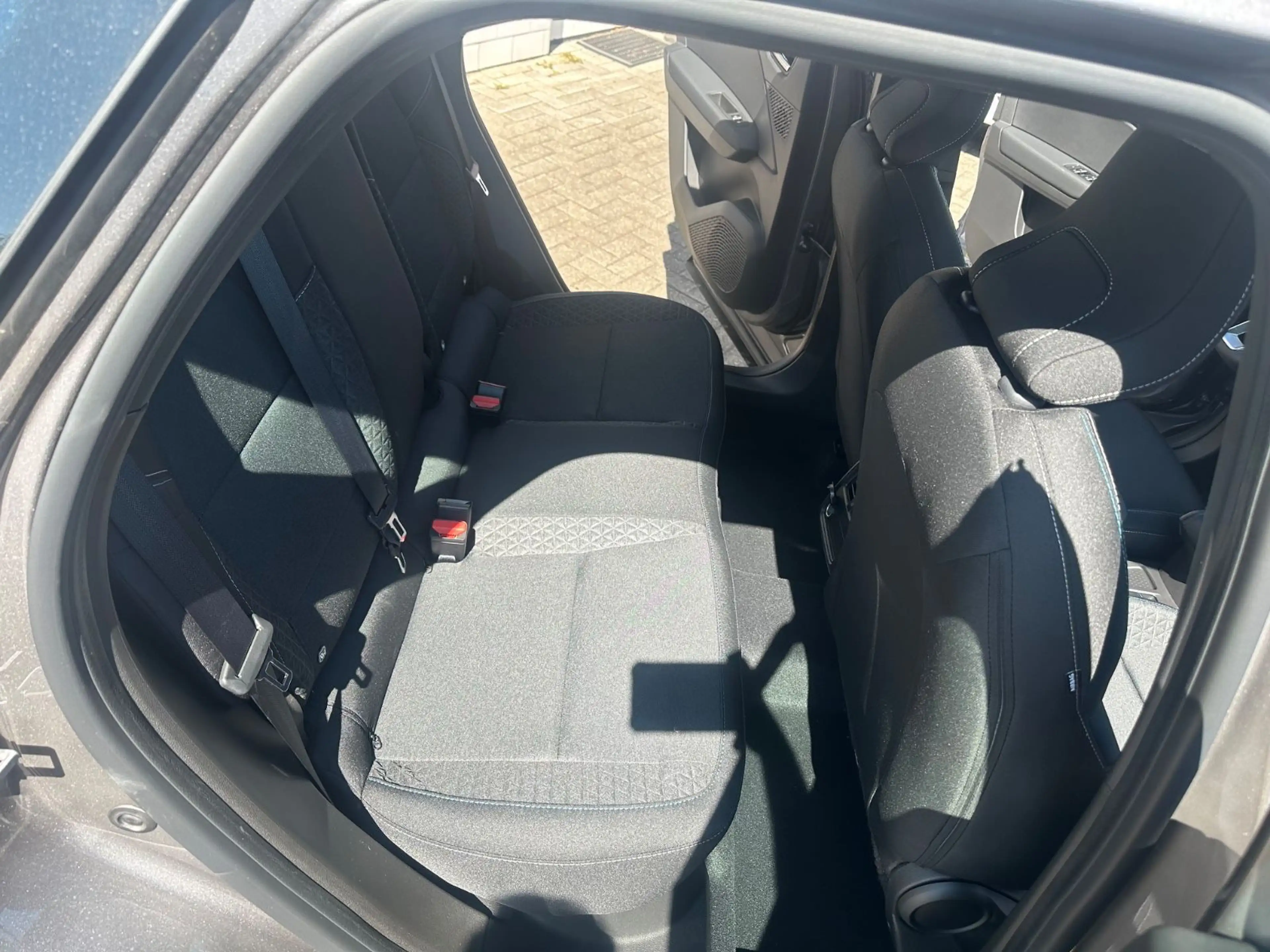 Mitsubishi Grandis 1.3 MHEV 103 kW Diamant PLUS — photo 9