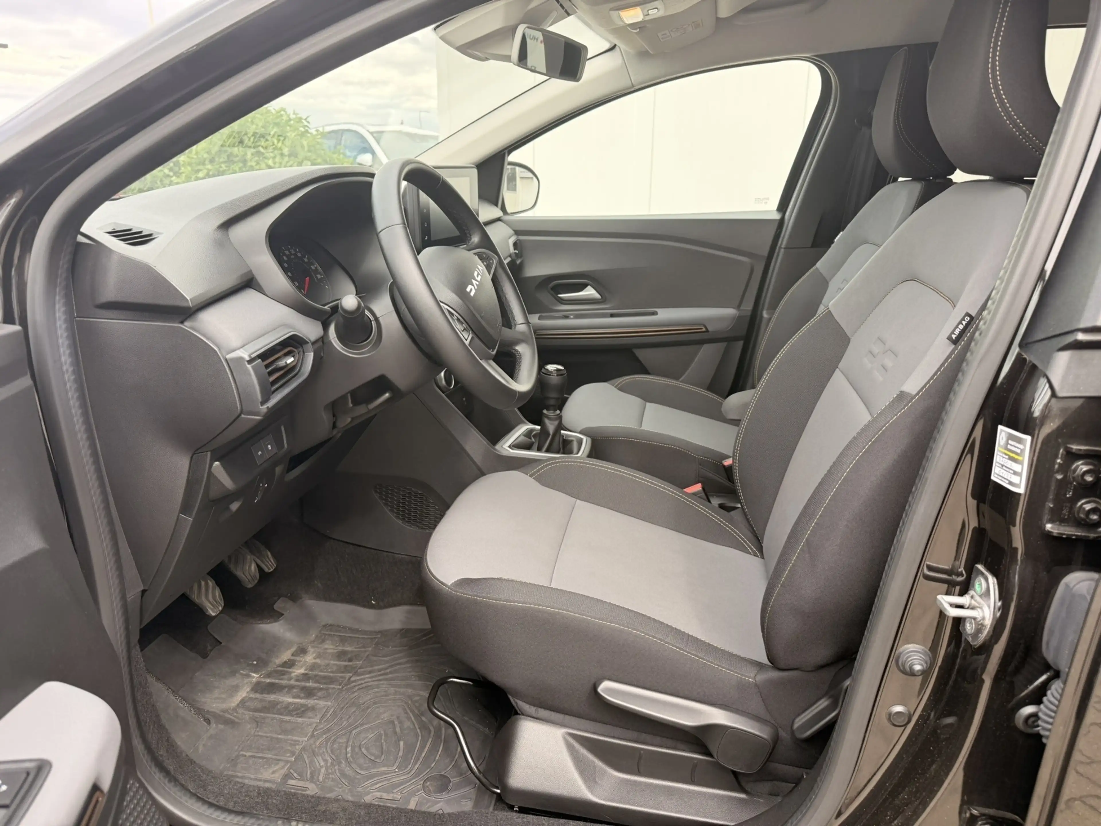 Dacia Jogger Extreme+ ECO-G 1.0 TCe 100 — photo 4