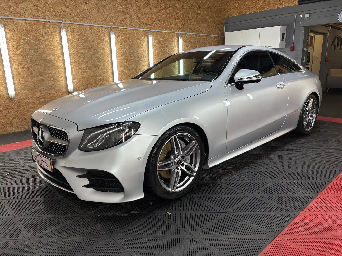 Mercedes-Benz E 200 Classe E Coupé 200 9G-Tronic 4-Matic Executive Argent - 1