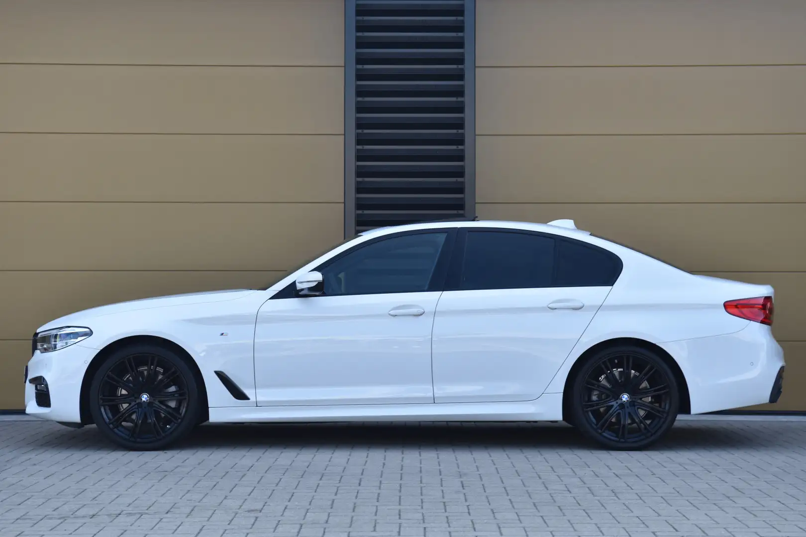 BMW 520 5-serie 520i High Executive * M Sportpakket * Comf Wit - 2