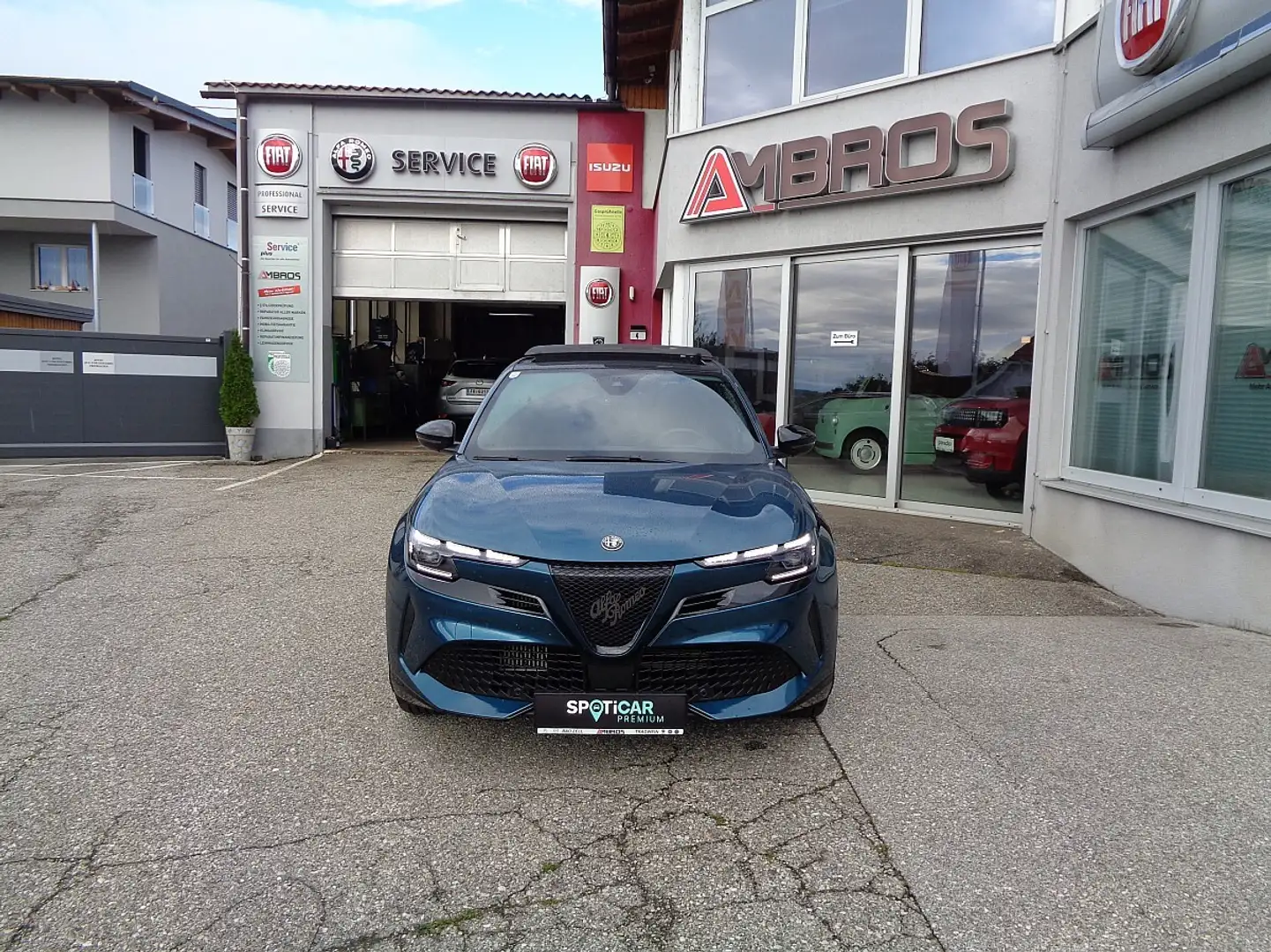 Alfa Romeo Junior Ibrida 1.2 MHEV e-DCT6 Blau - 2