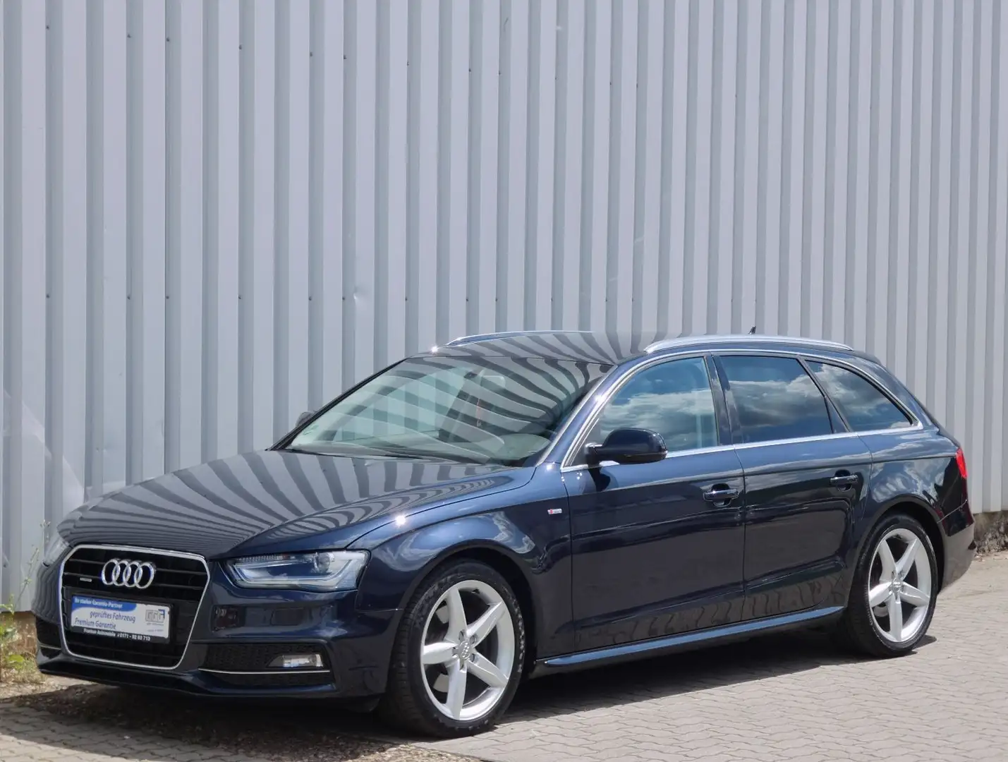 Audi A4 Avant Attraction quattro-S Line-Navi-Xenon Blau - 2