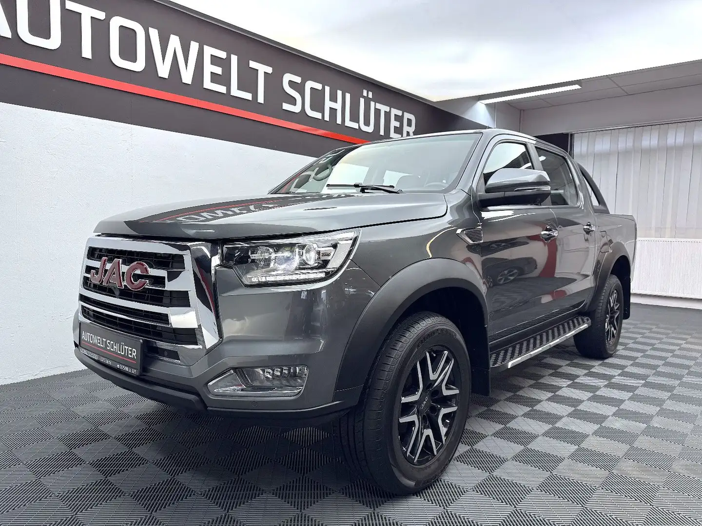 JAC 8 Pro Pick-up 2.4T 4WD Leder*360°Kamera*AHK*PDC Grau - 2