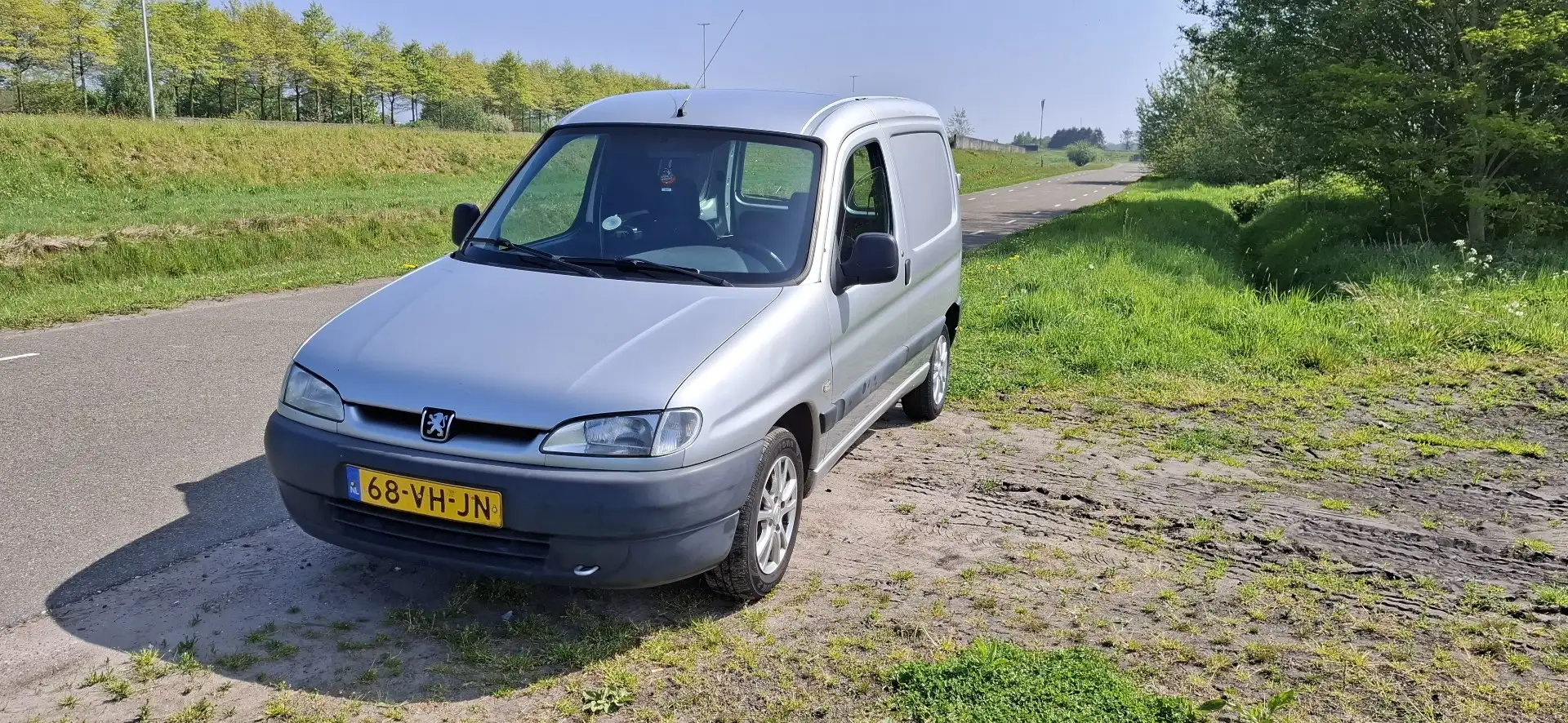 Peugeot Partner 190C 1.9 Silber - 2