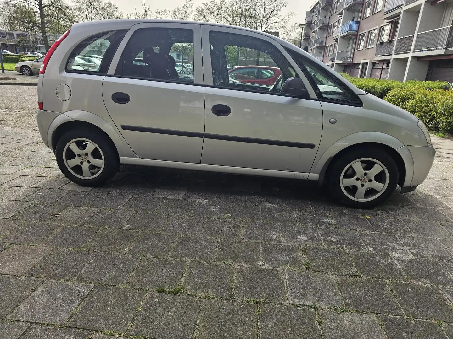 Opel Meriva 1.6-16V Essentia Grijs - 2