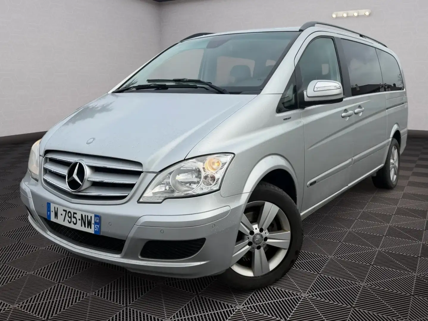 Mercedes-Benz Viano Lang Trend Silber - 1