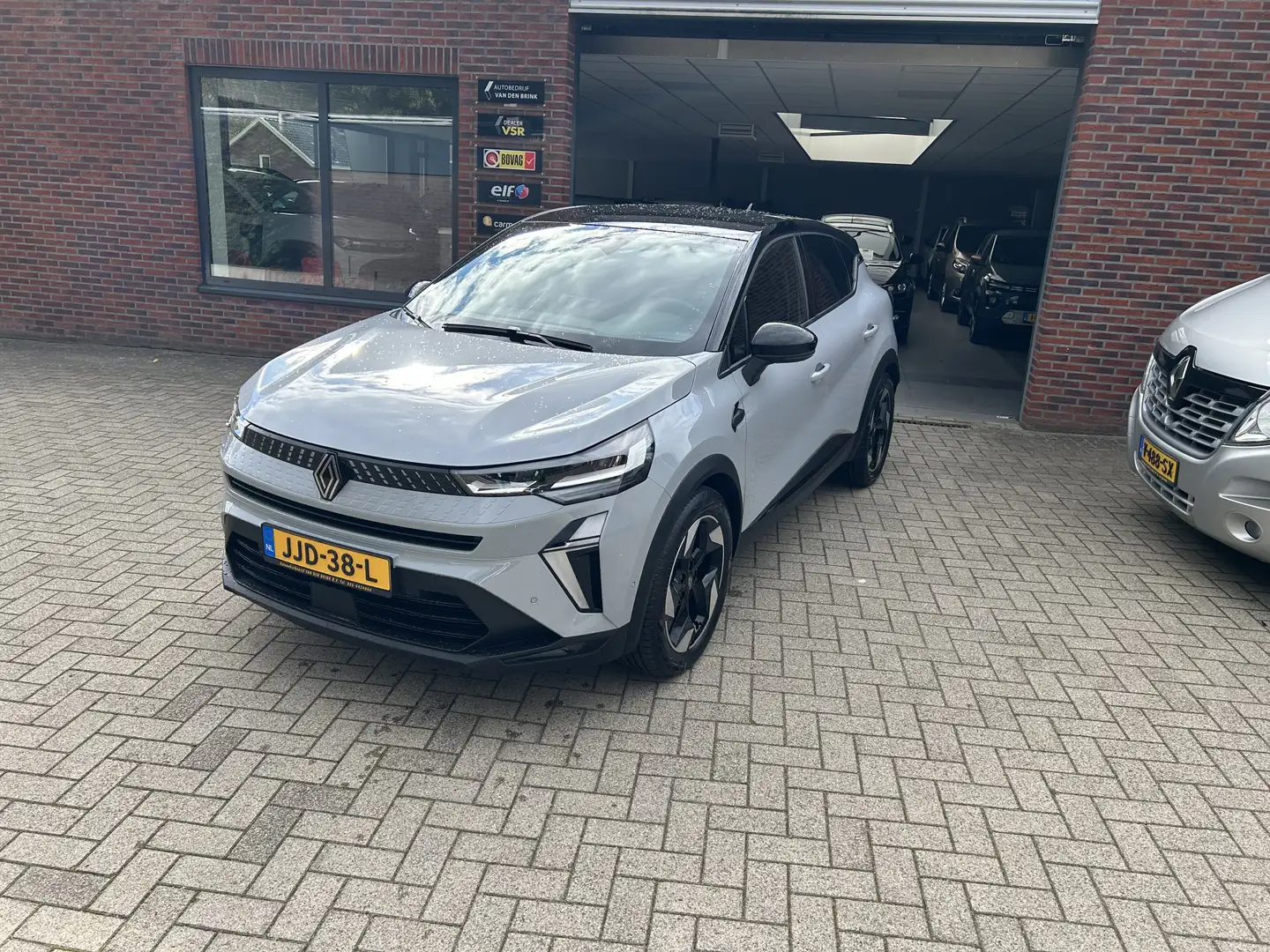 Renault Captur 1.6 E-Tech full hybrid 145 techno Gris - 1