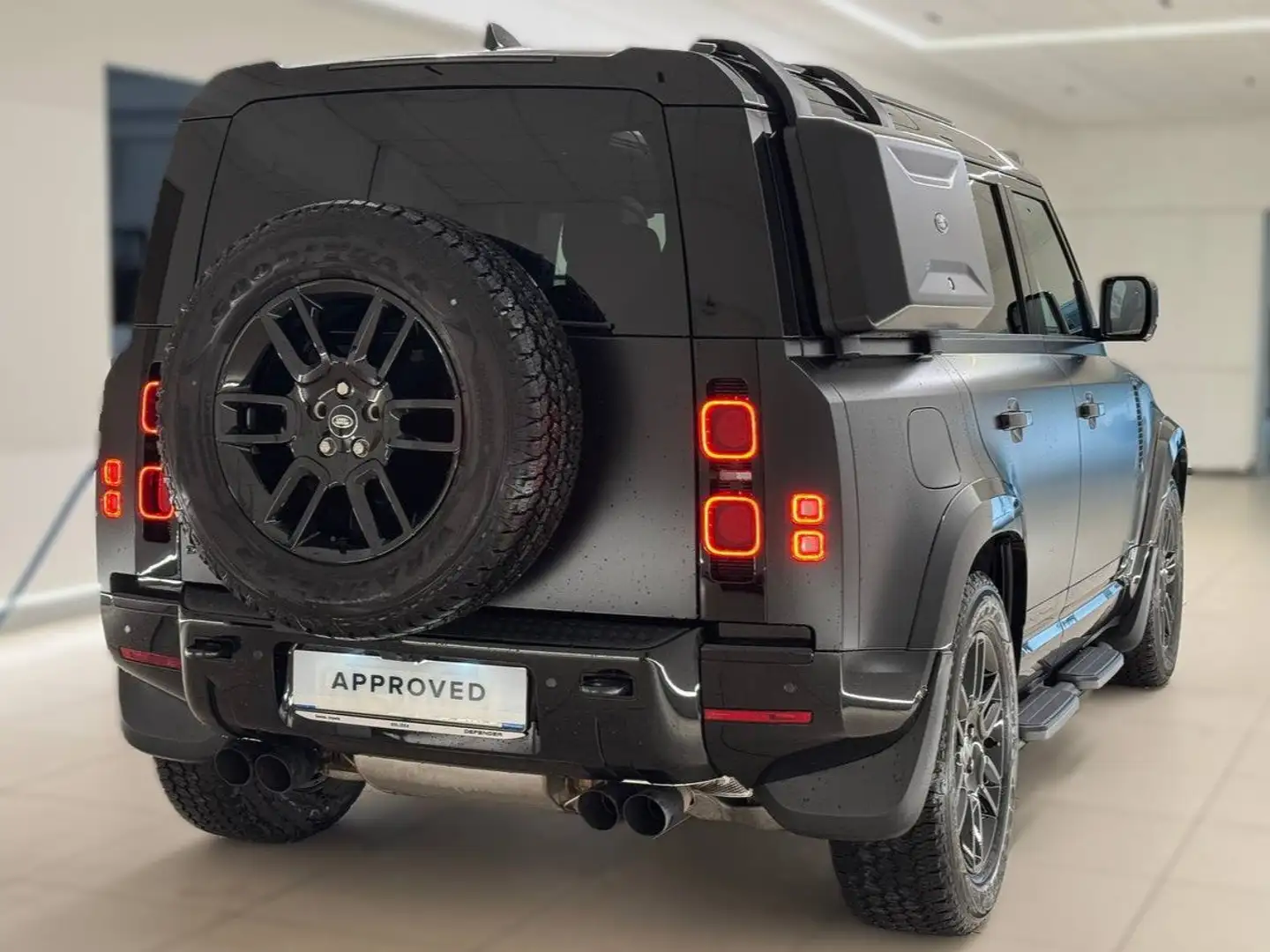 Land Rover Defender 110 2.0 Si4 PHEV 404 CV AWD Auto X-Dynamic HSE Nero - 2