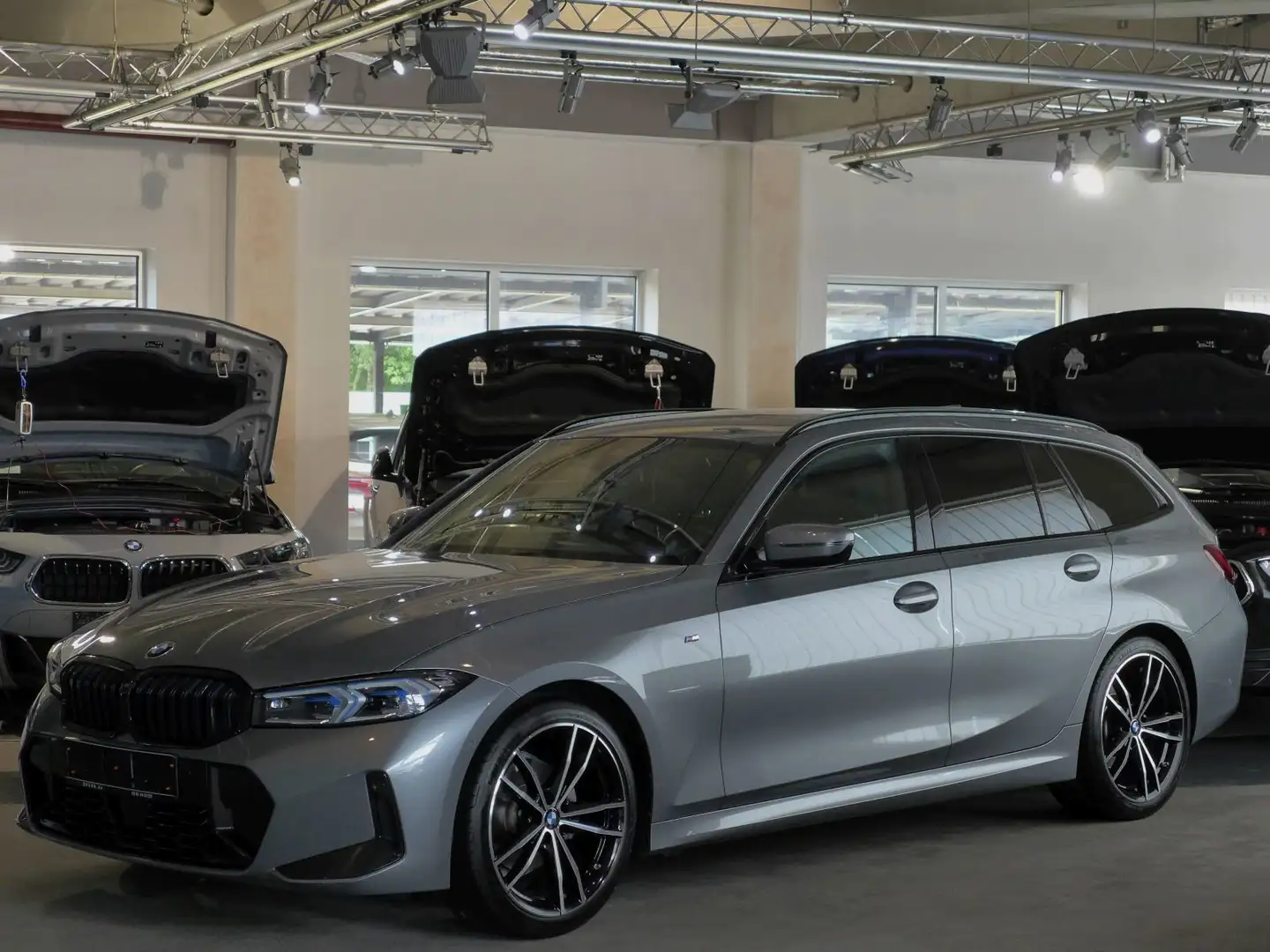 BMW 320 320d xDrive MSport AHK,HUD,St.Heizung,NP:77.700 Grau - 2