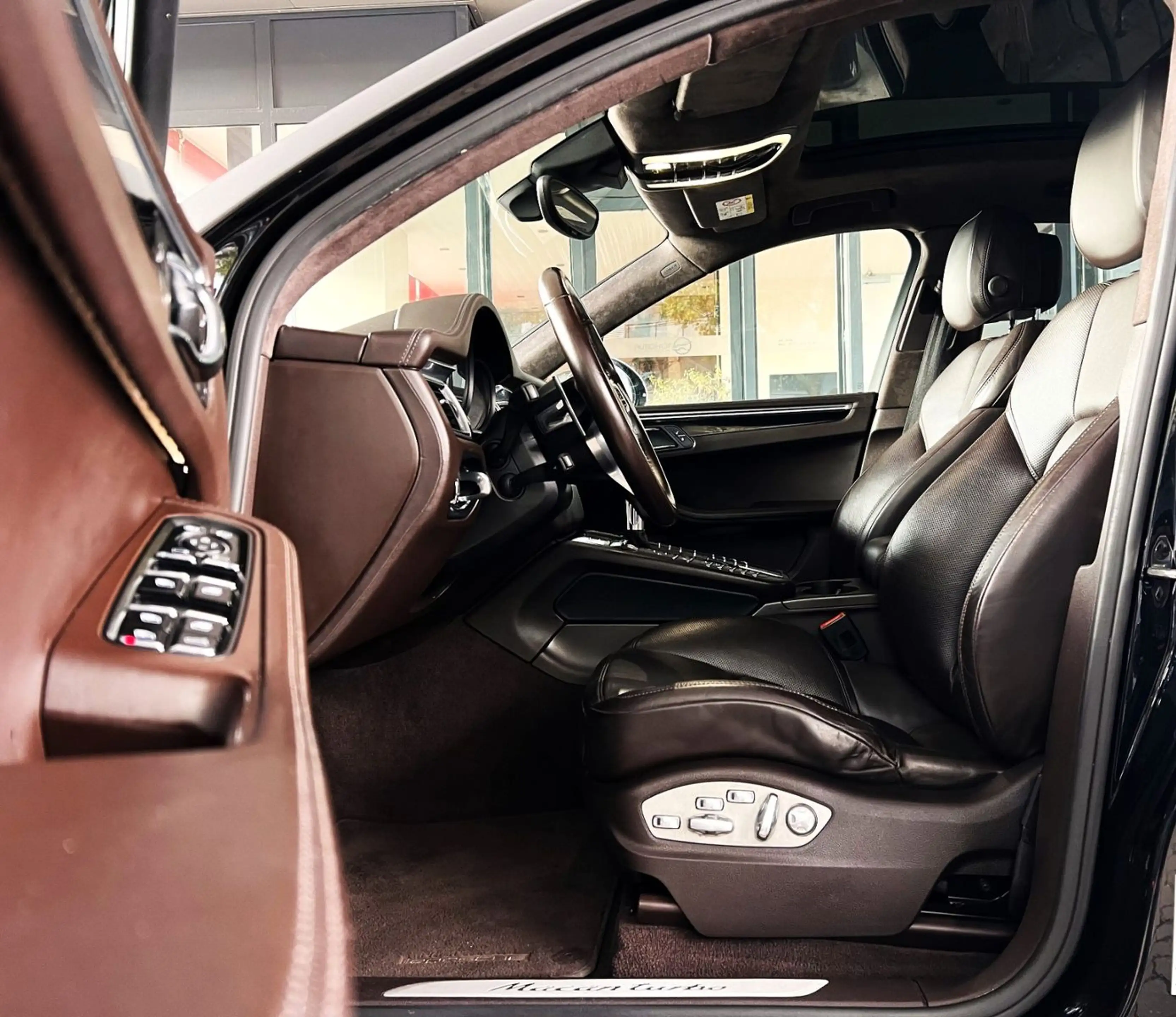 Porsche Macan Turbo/Performance Paket/324 kW/BOSE/Cam — photo 14