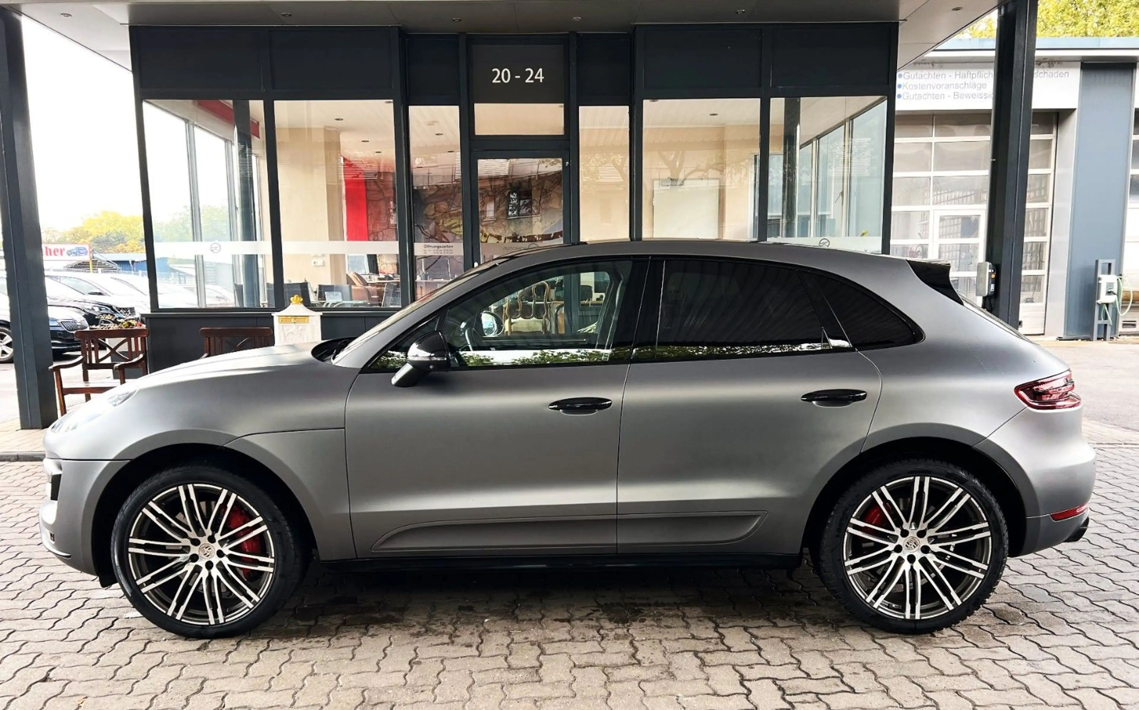 Porsche Macan Turbo/Performance Paket/324 kW/BOSE/Cam — photo 8