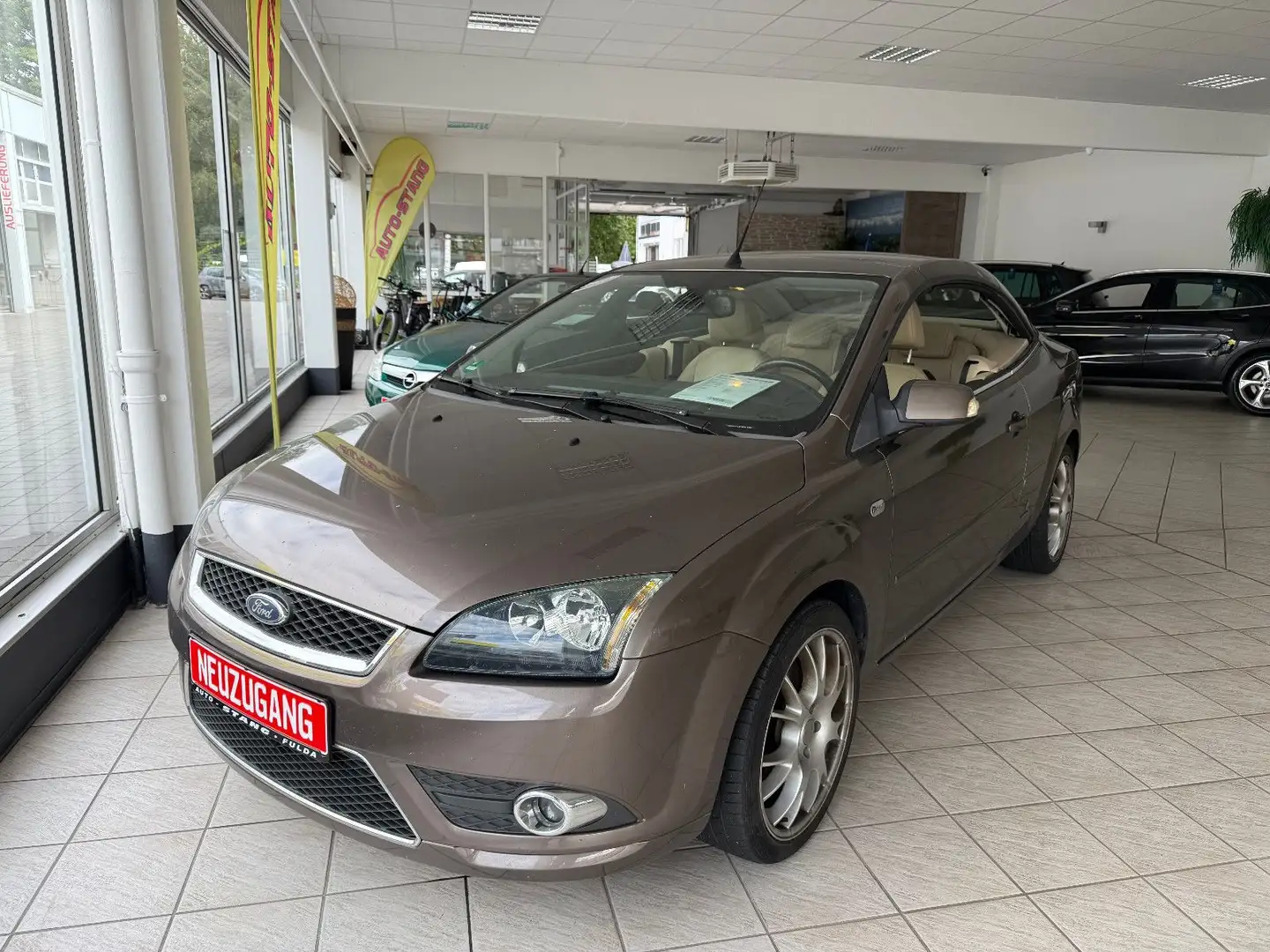 Ford Focus Cabrio Titanium*LEDER+SH+18"LMF+KLIMAAUTO* Braun - 1