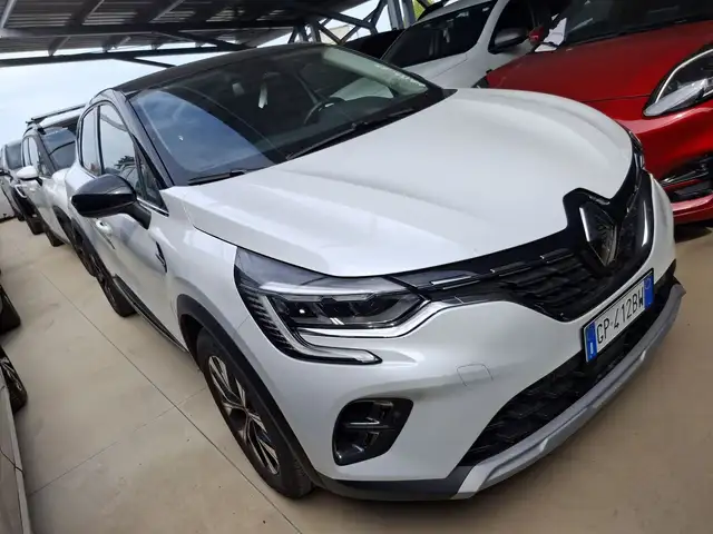 Renault Captur view 3