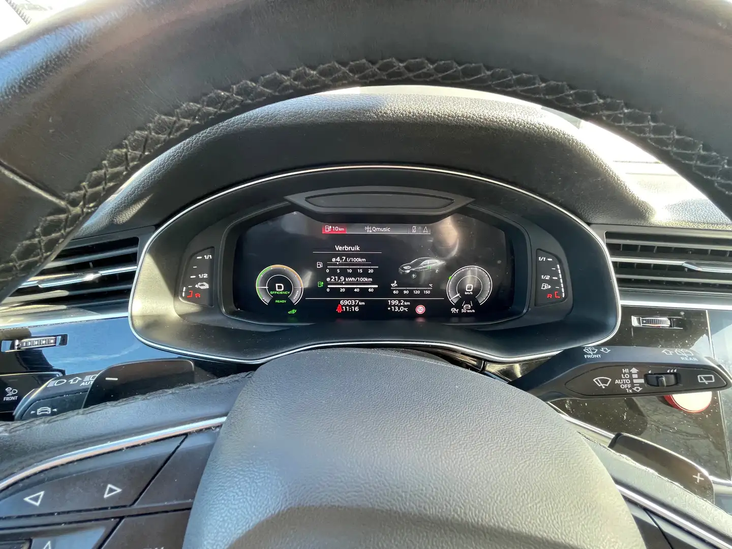 Audi Q8 Q8 55 TFSIe quattro tiptronic Červená - 2