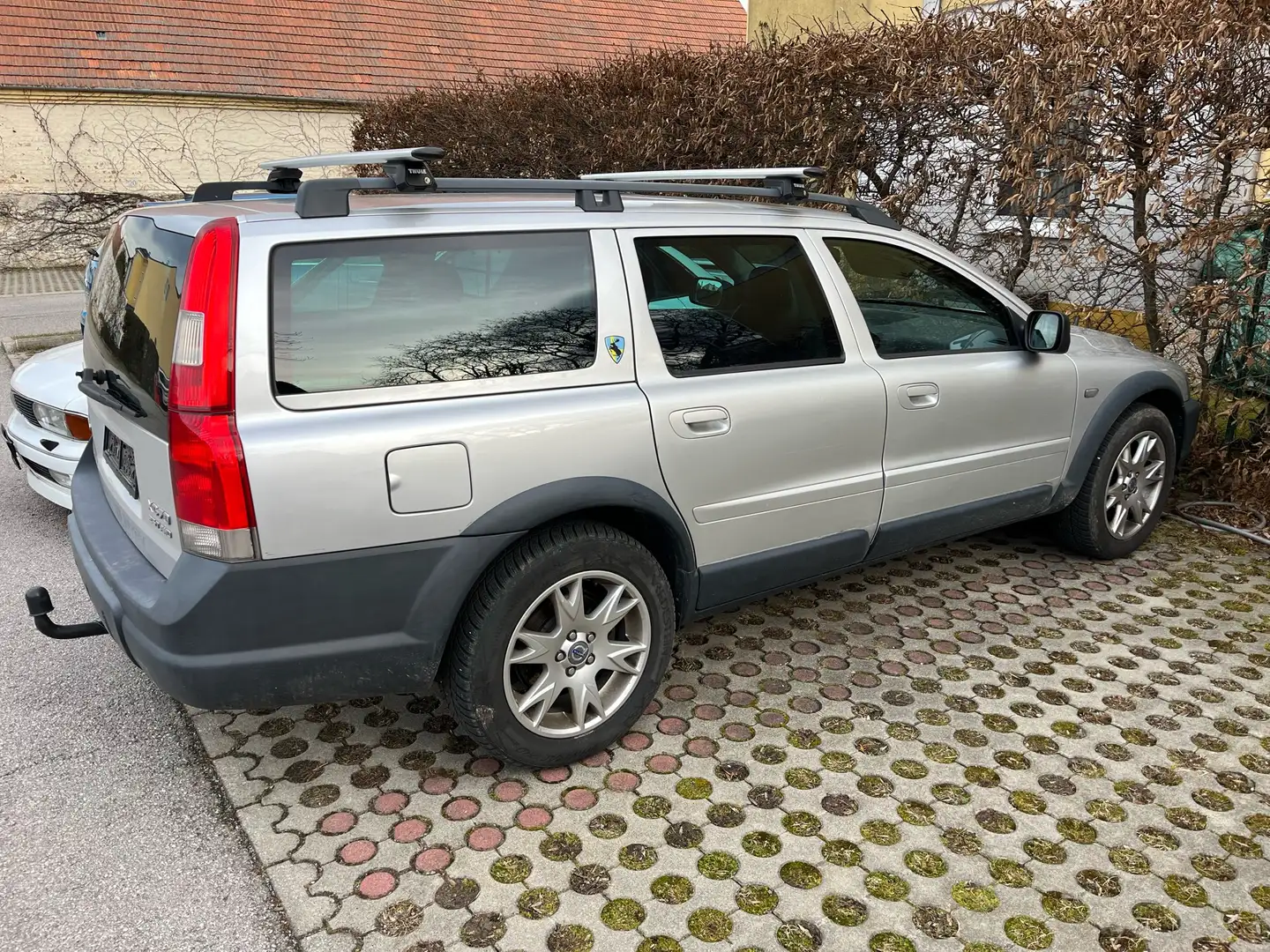 Volvo XC70 2,5T AWD Aut. Geartronic Zilver - 2