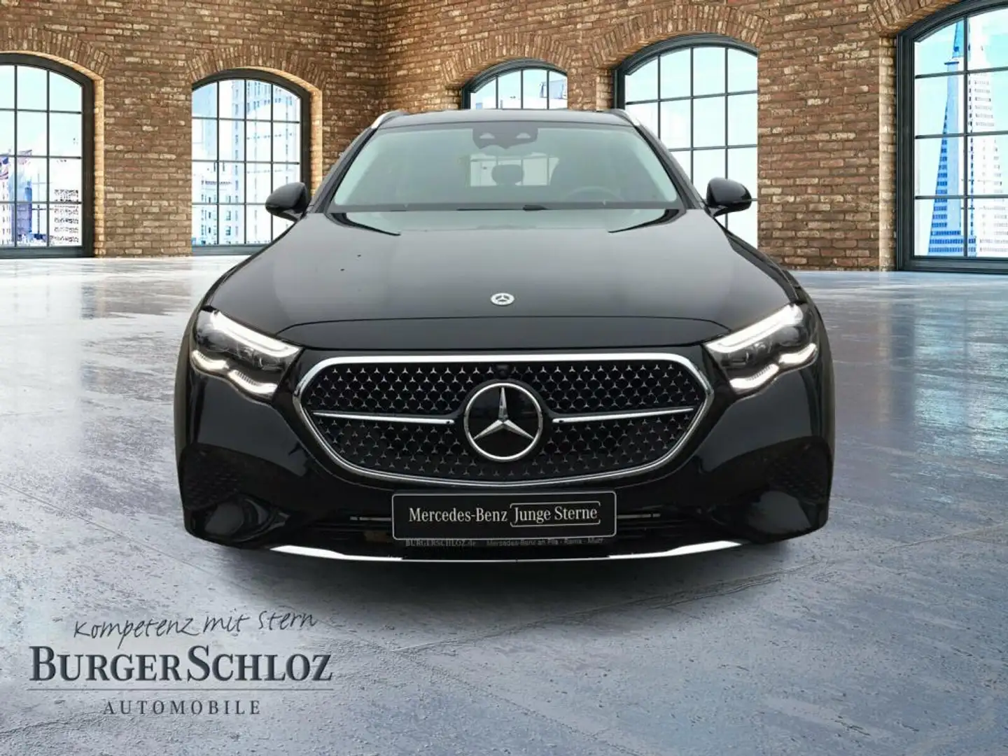 Mercedes-Benz E 300 de T AHK/DISTRO/NAVI Schwarz - 2