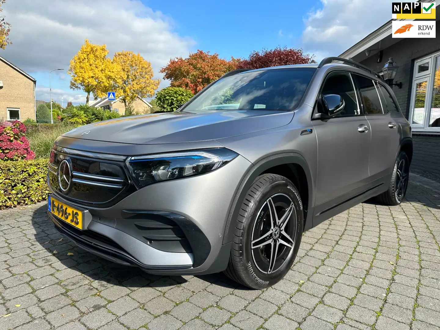 Mercedes-Benz EQB 250 AMG 7pers. BTW, Pano, Magno Grey Grijs - 1