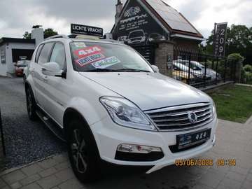 REXTON W 2.2e-Xdi 180pk 4WD EXECUTIVE AUTOMAAT FULL OPTION LICHTE VRACHT2 PLAATSEN EURO6B BTW AFTREKBAAR
