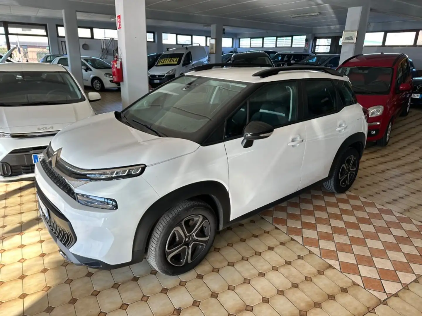 Citroen C3 Aircross PureTech 110 S&S Plus Weiß - 1