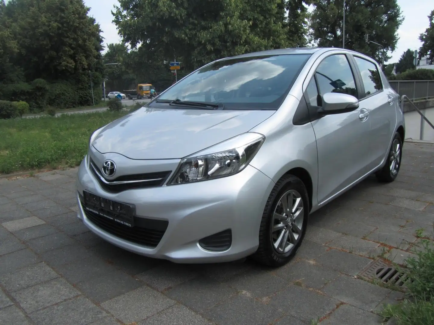 Toyota Yaris Edition / Navi / Rückfahrkamera Argent - 2
