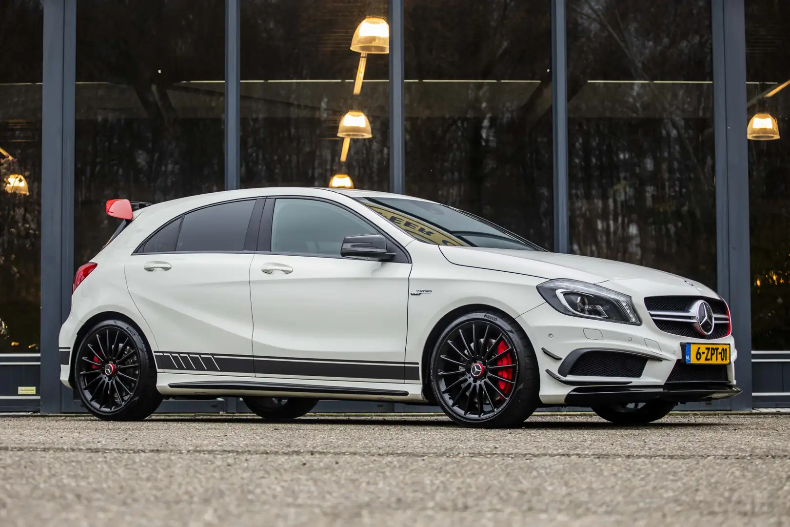 Mercedes-Benz A 45 AMG 4MATIC Edition 1 Wit - 1
