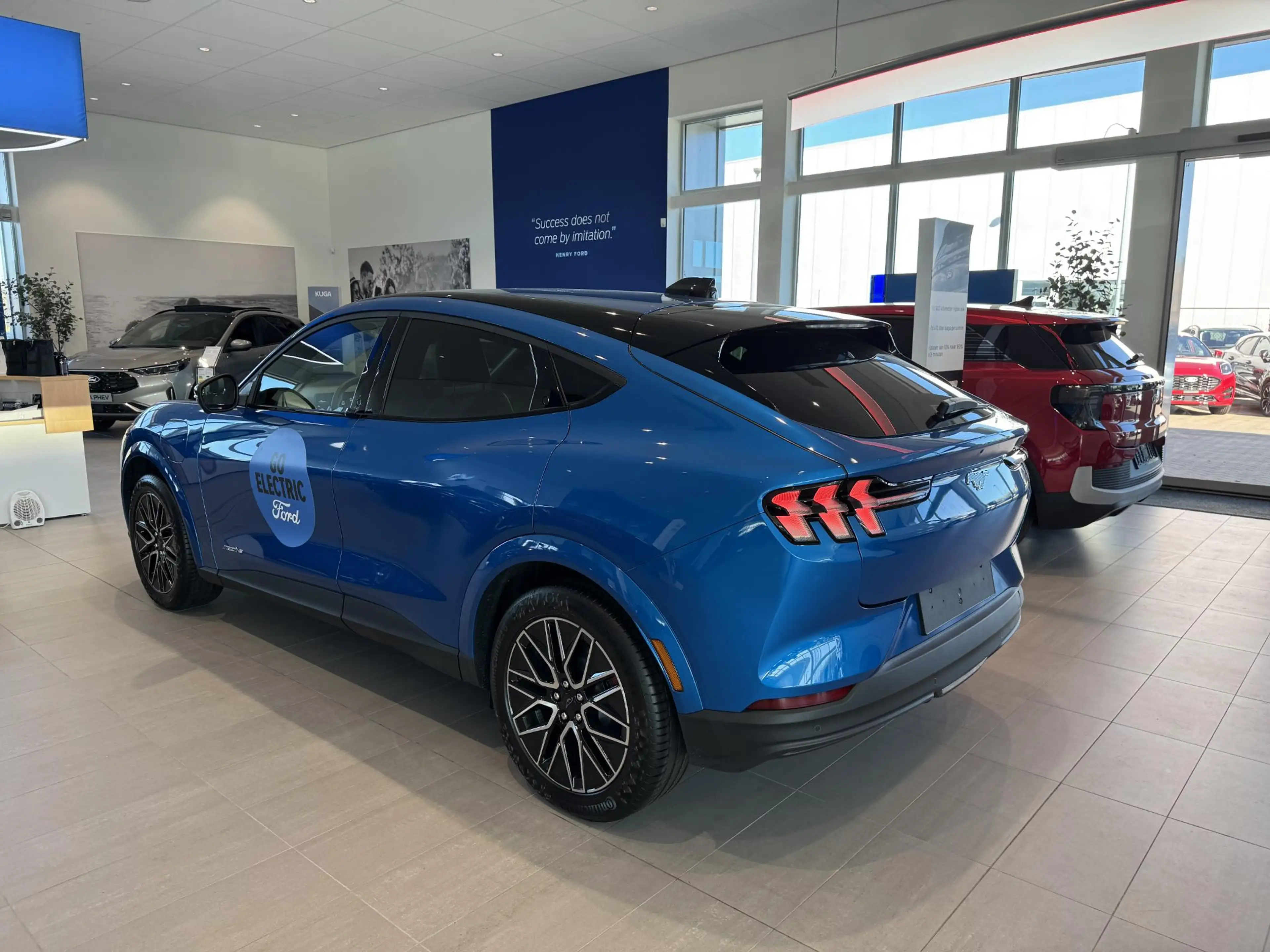 Ford Mustang Mach-E Extended Premium RWD 88 kWh | Direct leverbaar | € — photo 6