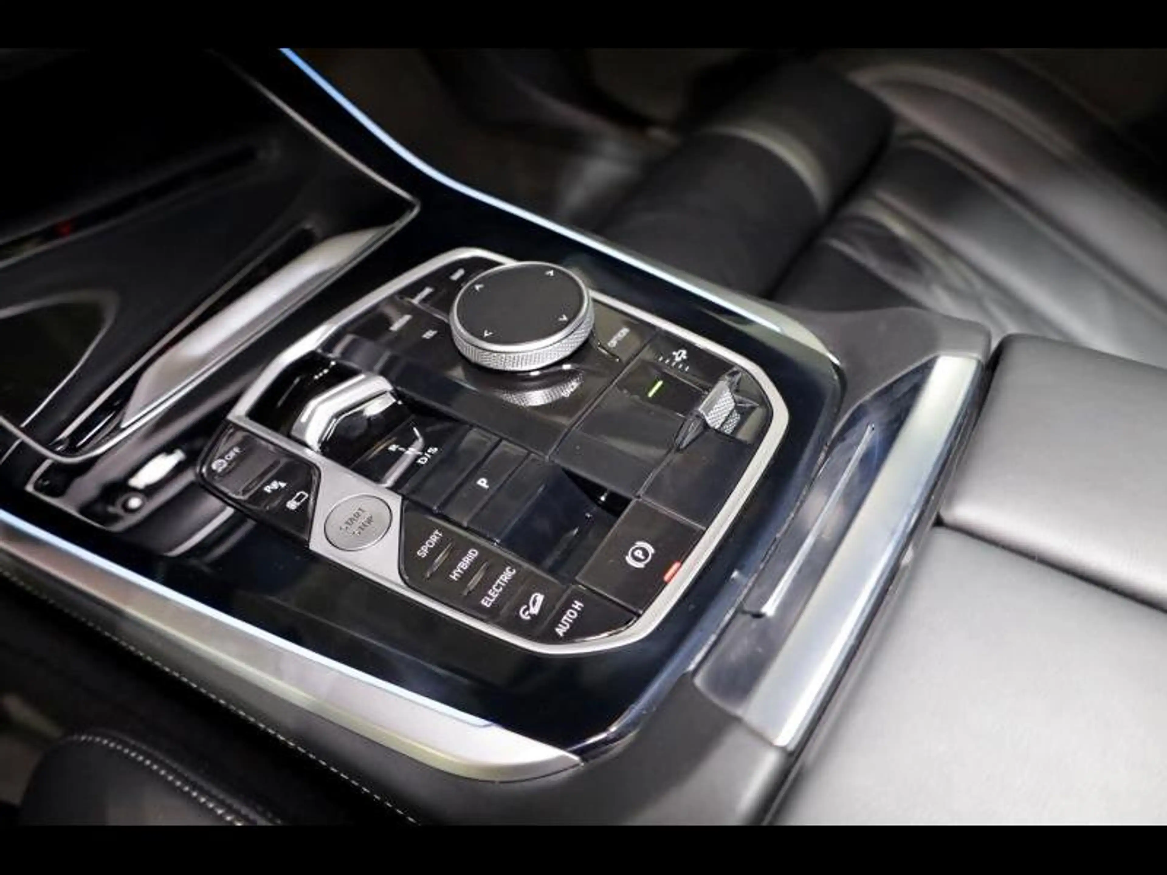 BMW X5 xDrive50e Kit M Sport — photo 13