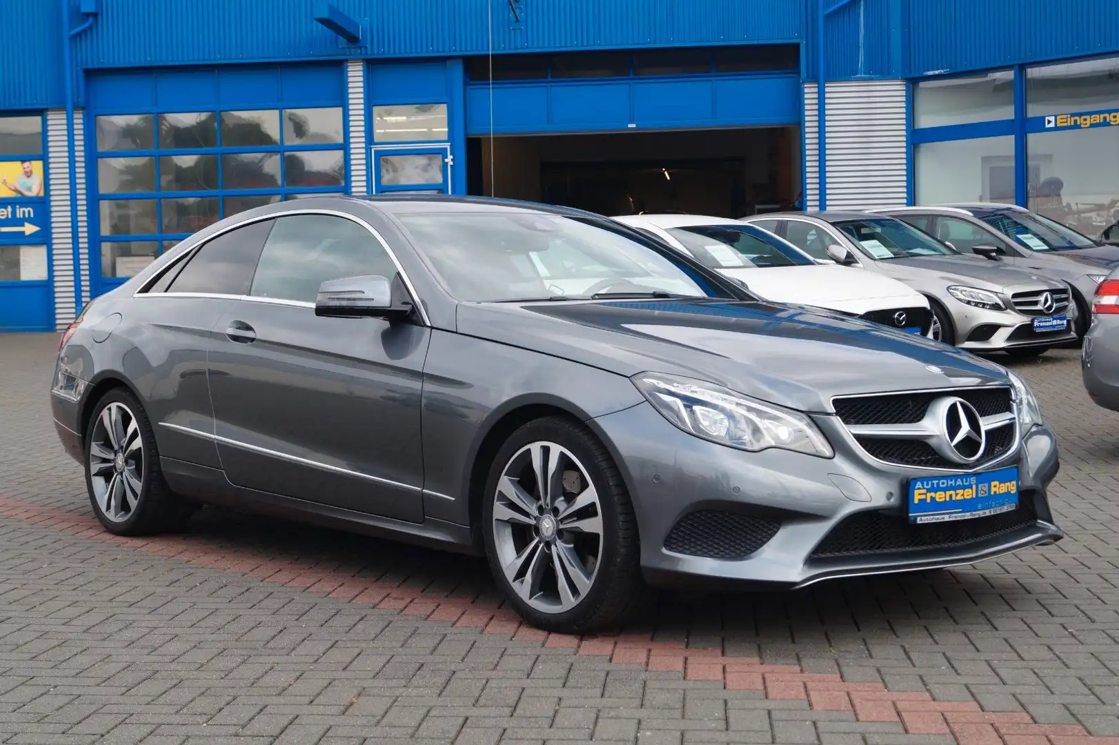 Mercedes-Benz E 250 Coupe *Navi*SHZ*AHK*LED*Front*PDC*Tempomat Grau - 1