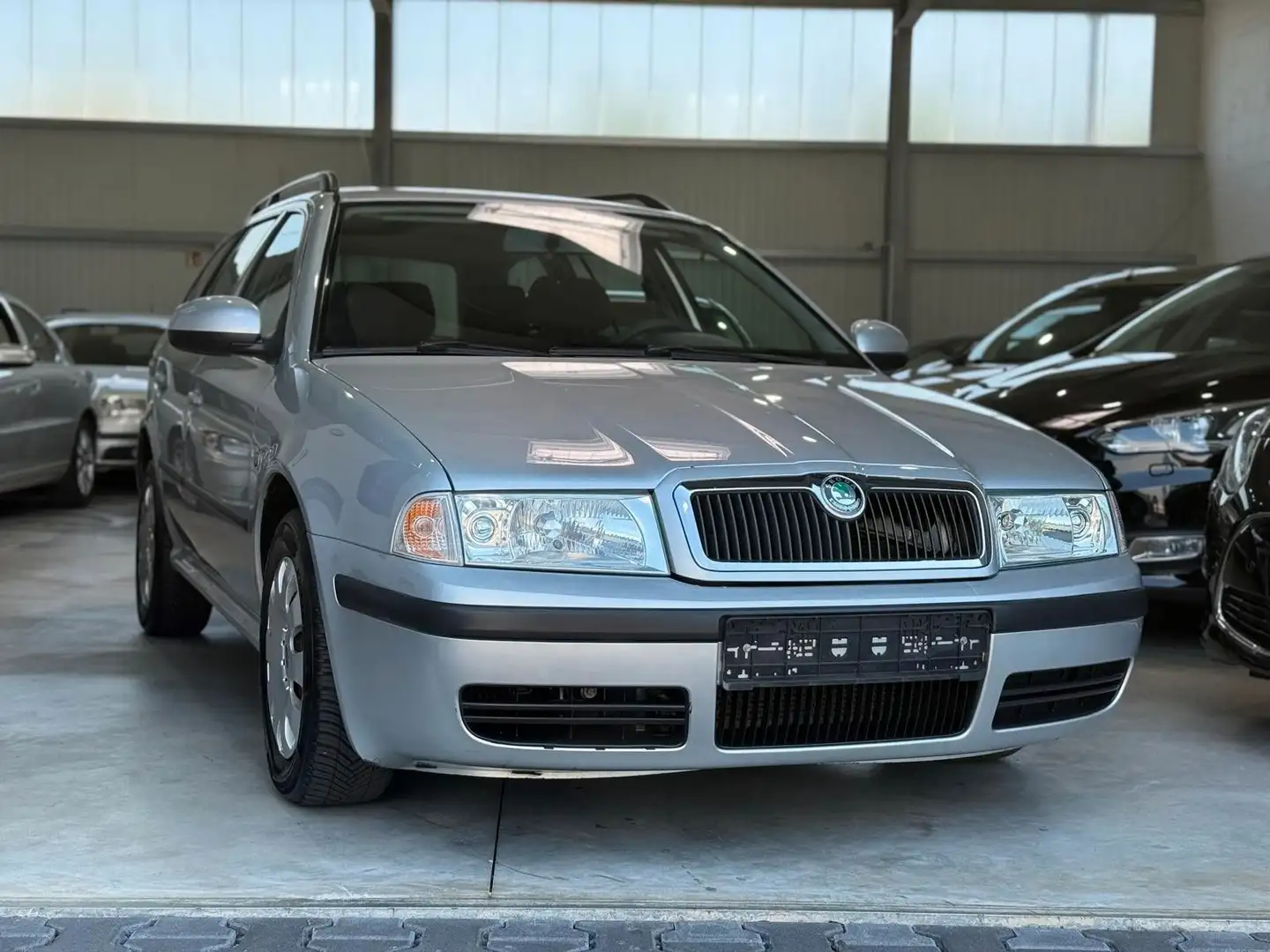 Skoda Octavia Combi Tour Argent - 2