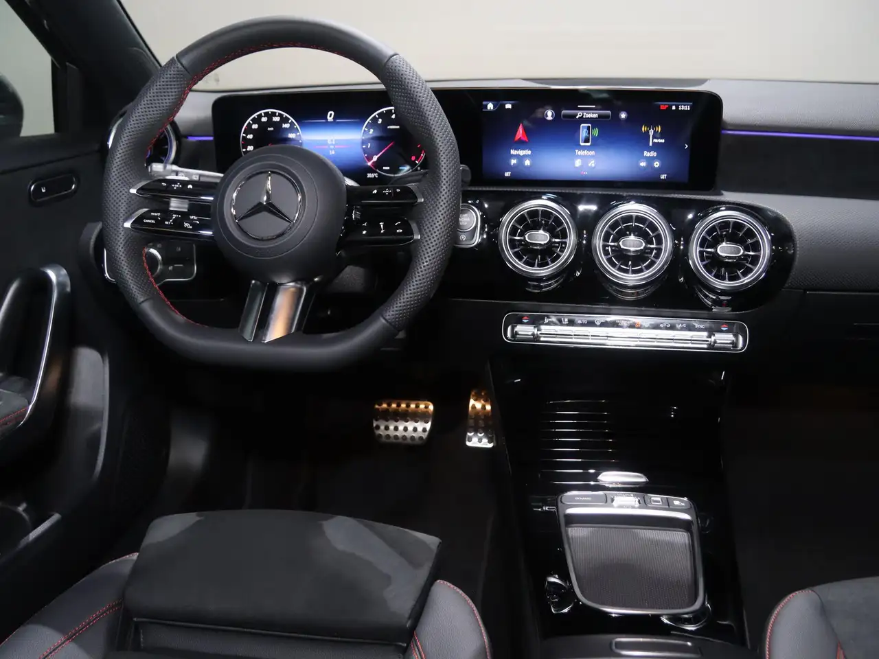 Mercedes-Benz A-Class 2026 — фото 10