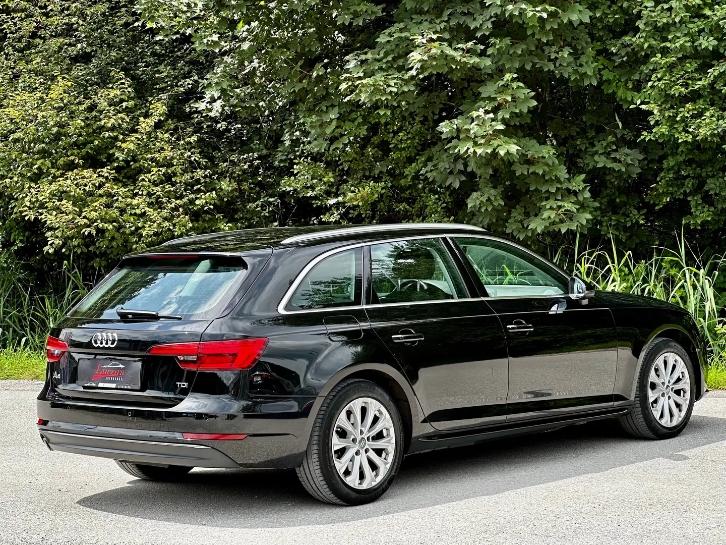 Audi A4 Avant design 2,0 TDI *LED*SITZHEIZUNG*PARKDISTANCE Schwarz - 2