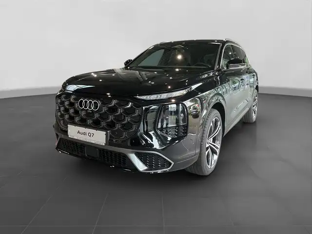 Audi Q7 view 2