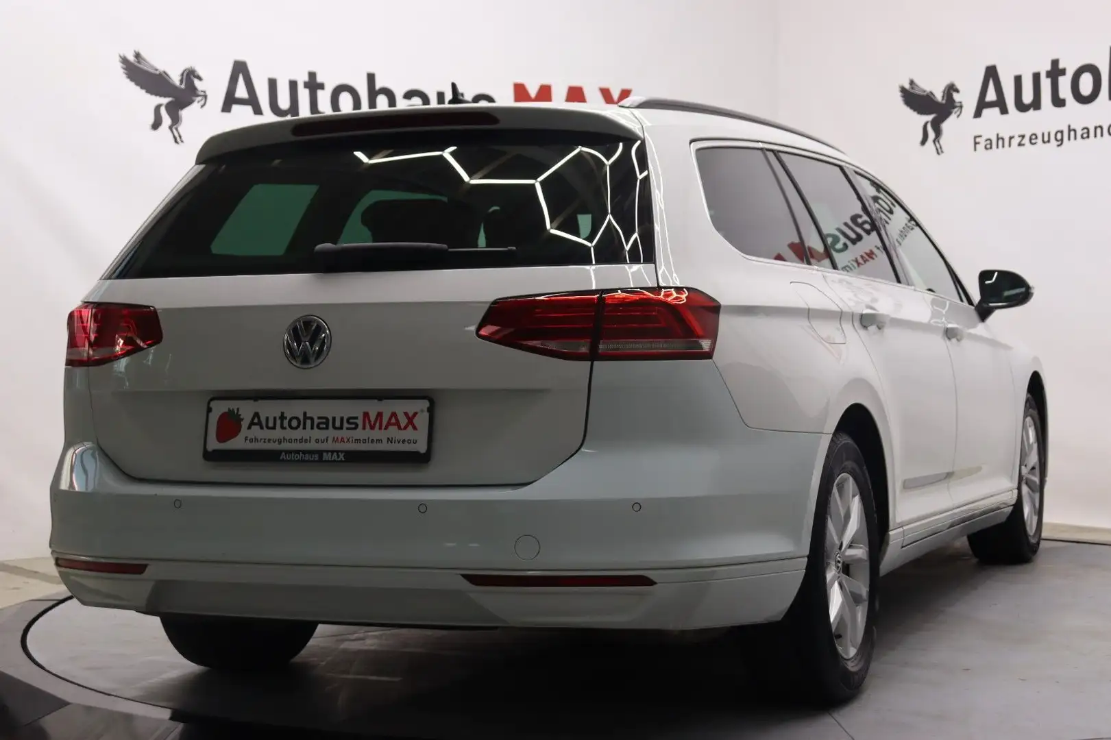 Volkswagen Passat Variant Comfortline~SZH~ACC~MFL~PDC Weiß - 2