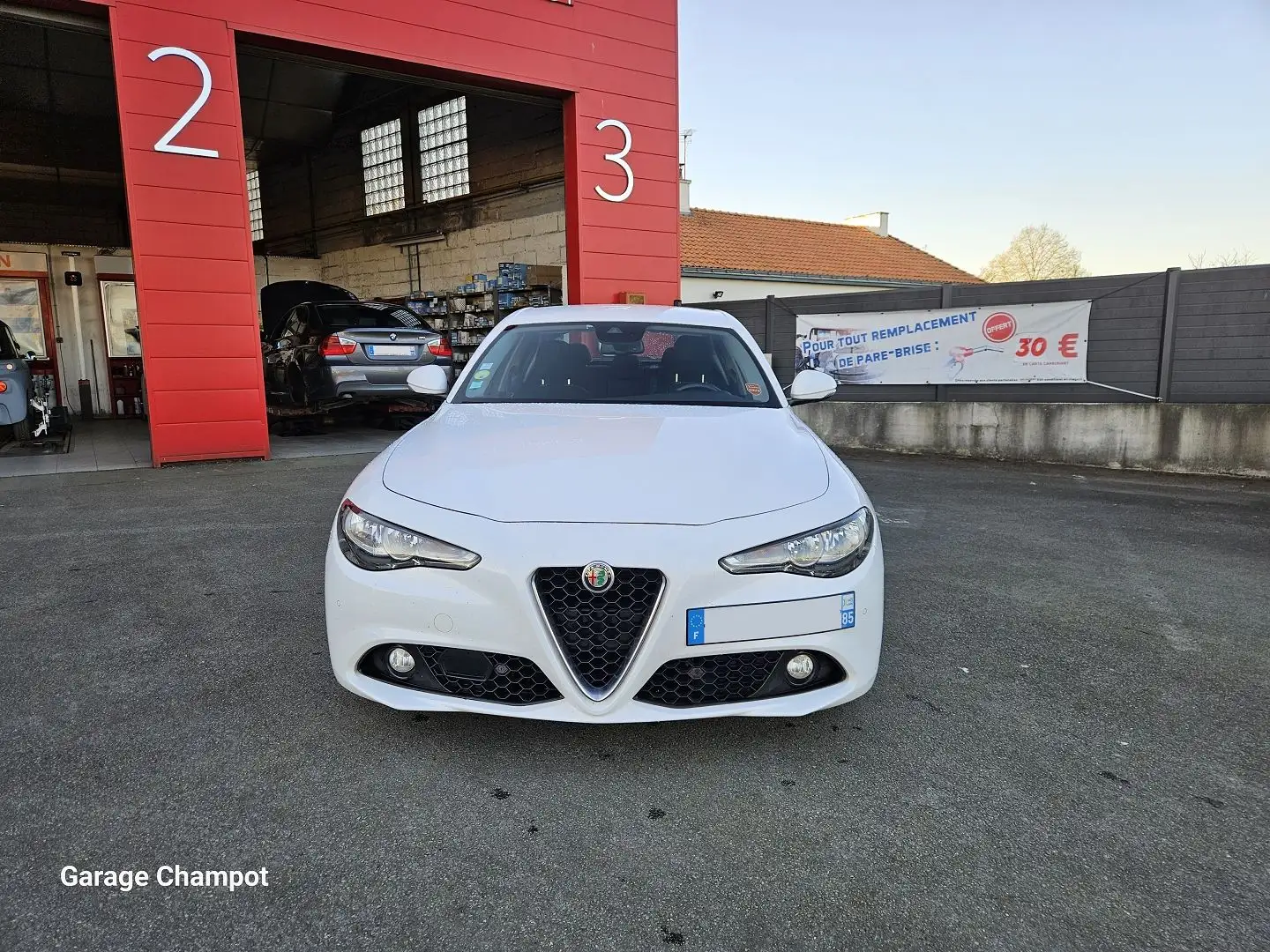Alfa Romeo Giulia 2.2 JTD 150CH LUSSO AT8 - 2