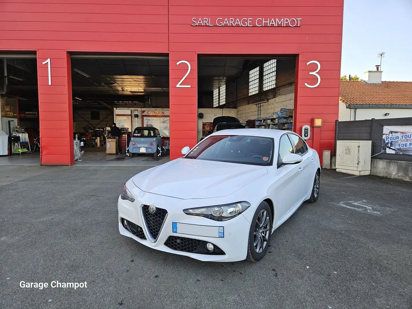 Alfa Romeo Giulia 2.2 JTD 150CH LUSSO AT8 - 1