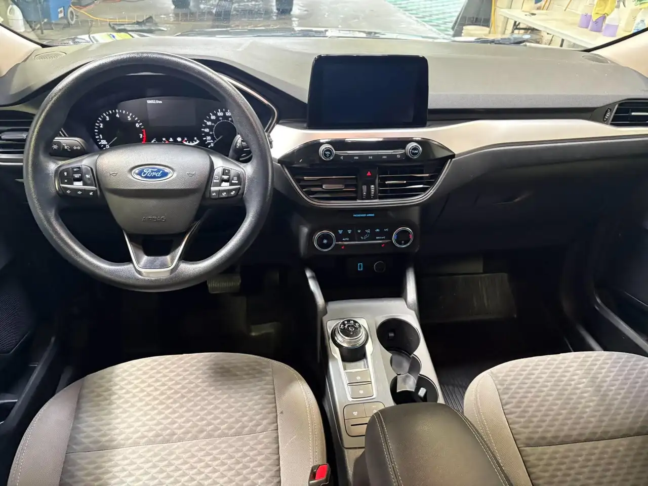 Ford Escape снимка Ford Escape
