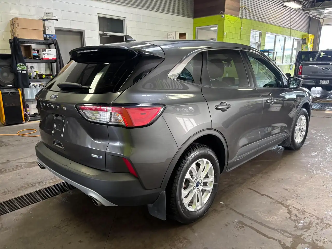 Ford Escape снимка Ford Escape