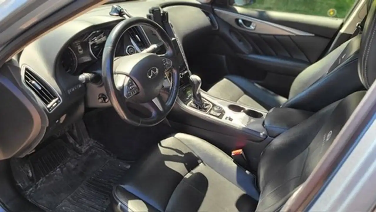 Infiniti Q50 снимка Infiniti Q50