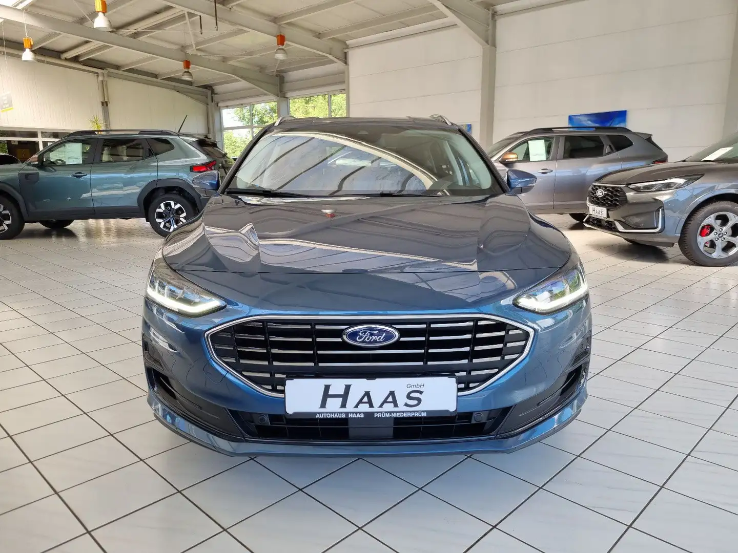 Ford Focus 1,5 EcoBlue Titanium X Turnier Auto Grijs - 2