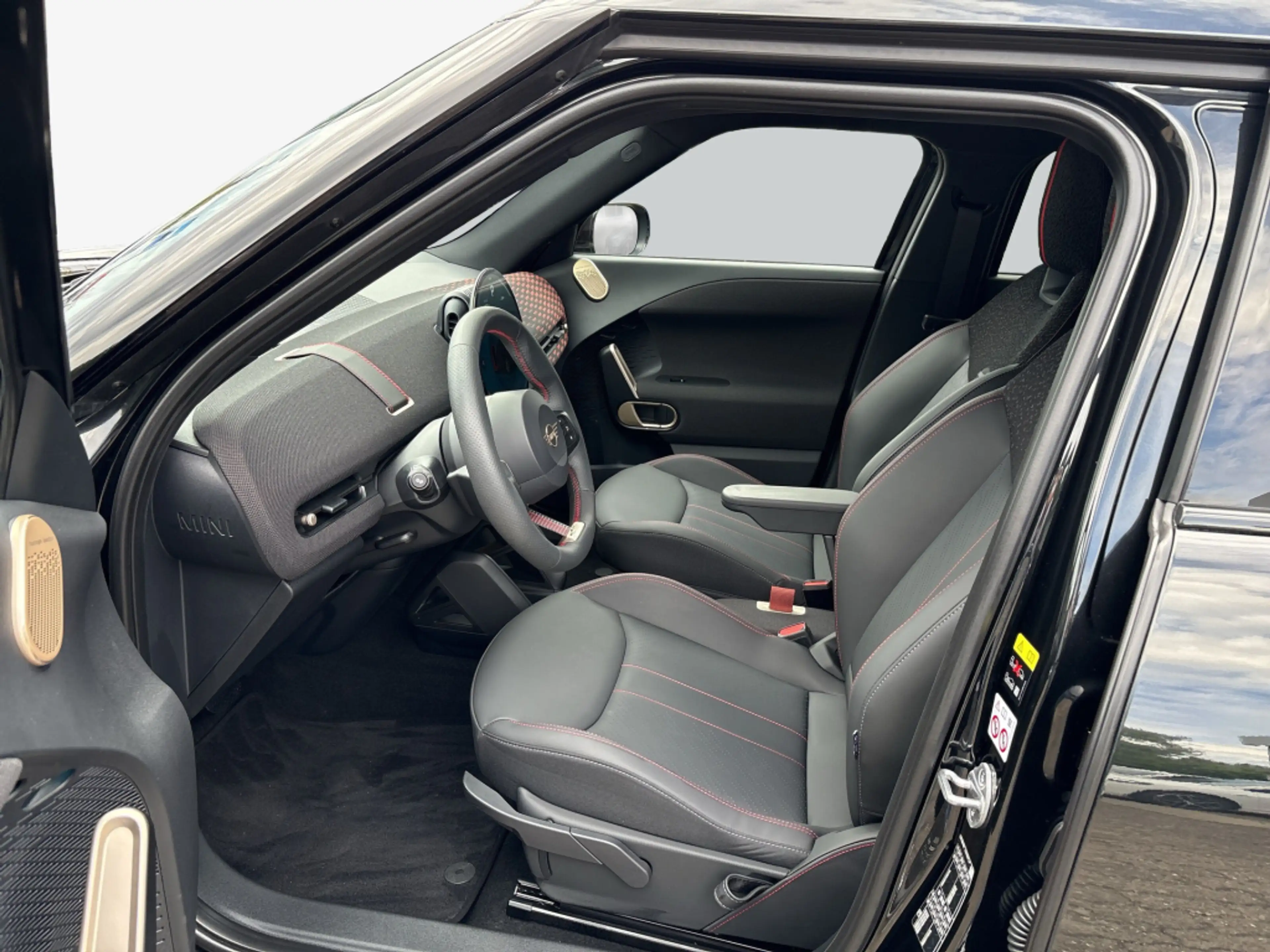 MINI Aceman Aceman SE John Cooper Works Trim — photo 10