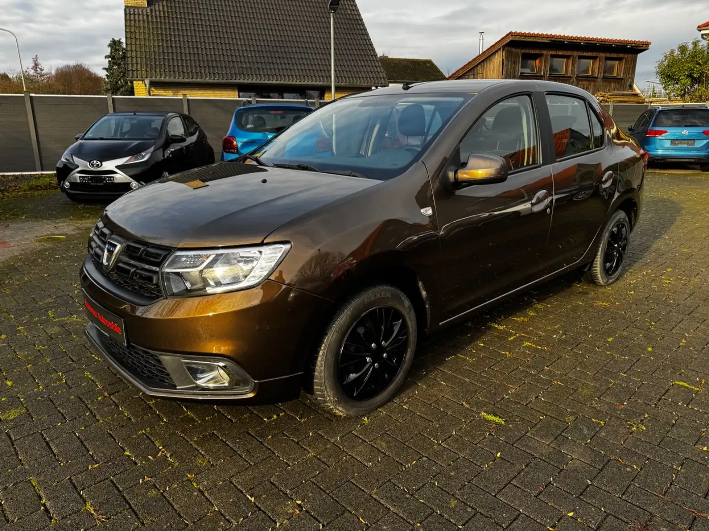 Dacia Logan 1 Hand Klima PDC Braun - 1